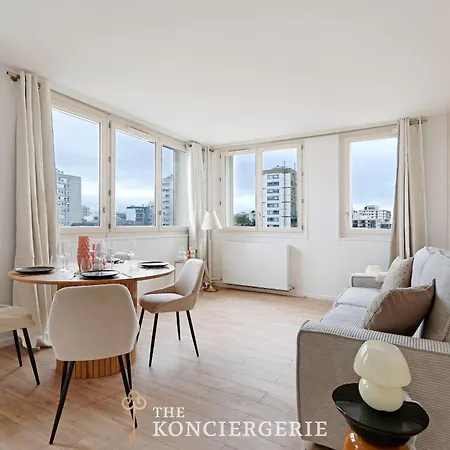 Cozy Haven In The Heart Of Buttes-chaumont