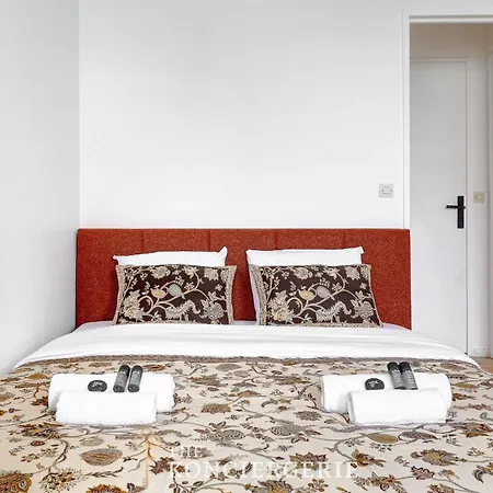 Cozy Haven In The Heart Of Buttes-chaumont